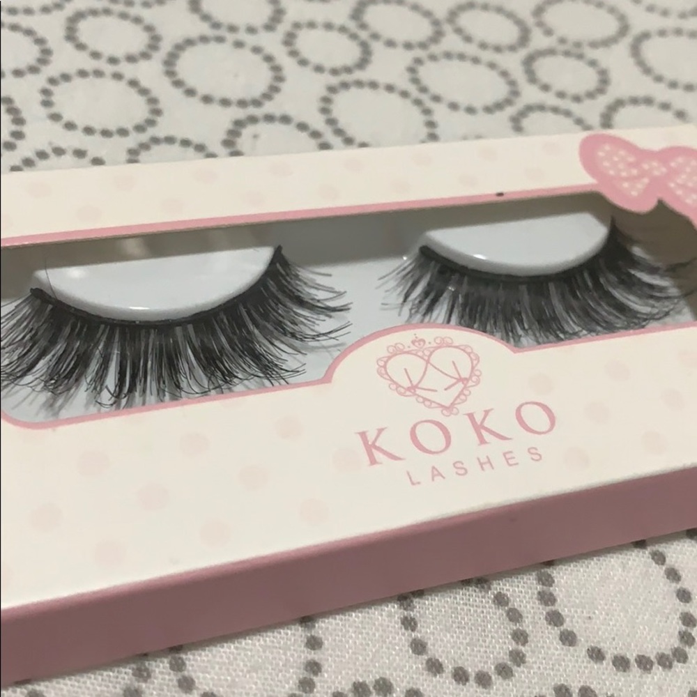 False Lashes - Picture 2 of 2